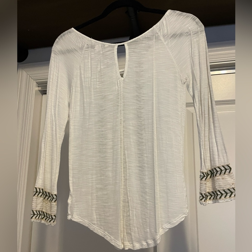 American Eagle. Size XS. Peasant style white. - Picture 2 of 5